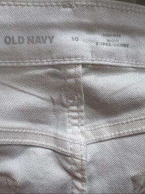Old Navy White High-Rise Skinny Jeans - Clean White Denim. NWT